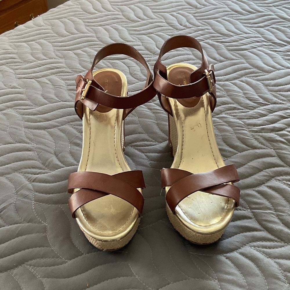 Liz Claiborne Brown and Gold Wedges